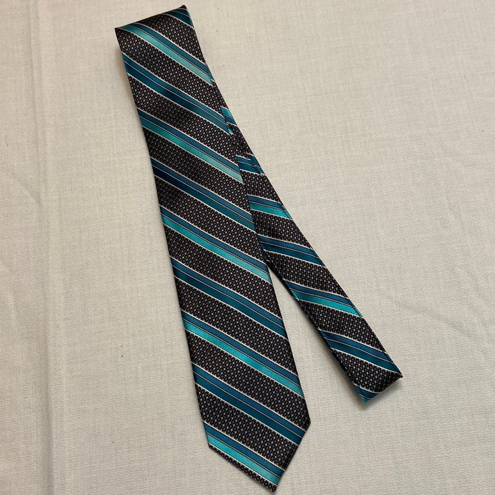 PRONTO UOMO COUTURE Handmade 100% Silk Mens Luxurious Dress Tie - Like New!